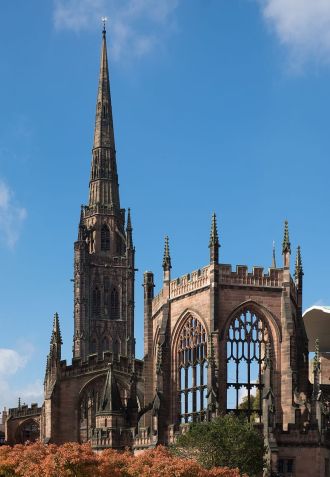 St_Michael's_Cathedral_ruins,_Coventry