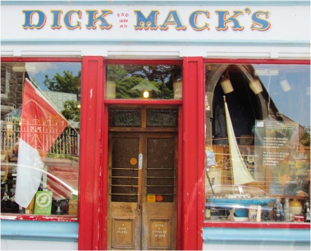 Dick Macks